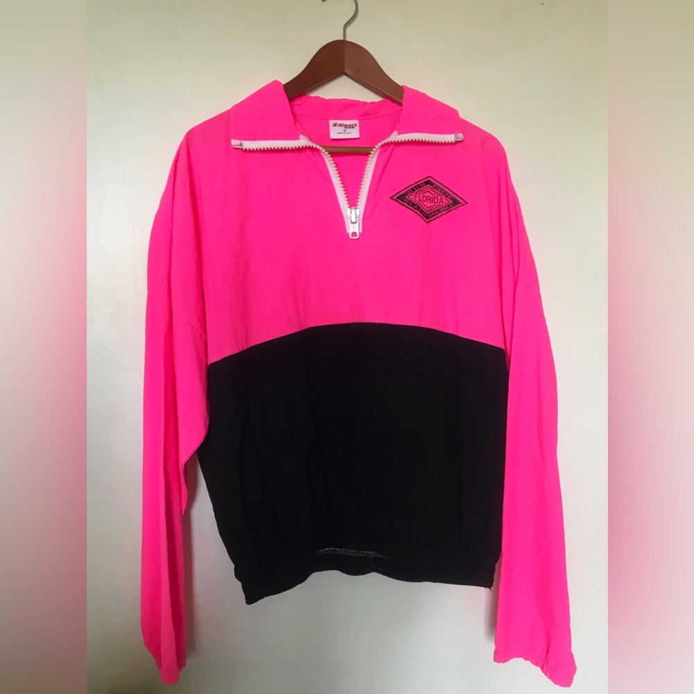 Men’s Vintage Pink Windbreaker. SIZE M